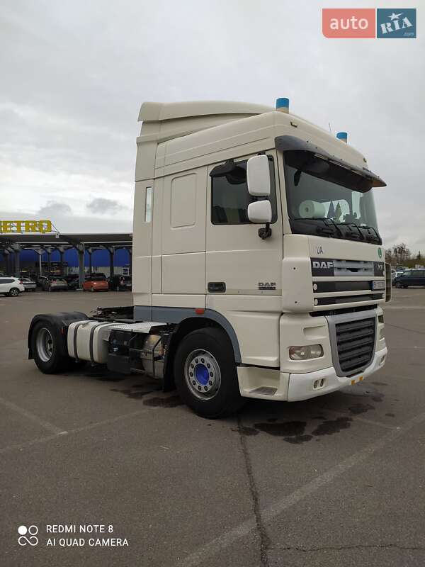 Тягач DAF XF 105 2011 в 