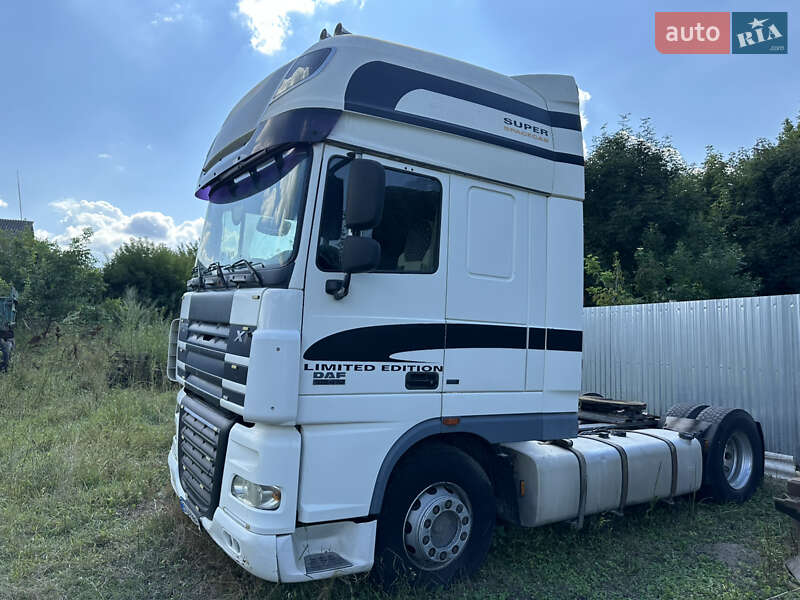 Вантажний фургон DAF XF 105 2007 в Теофіполі