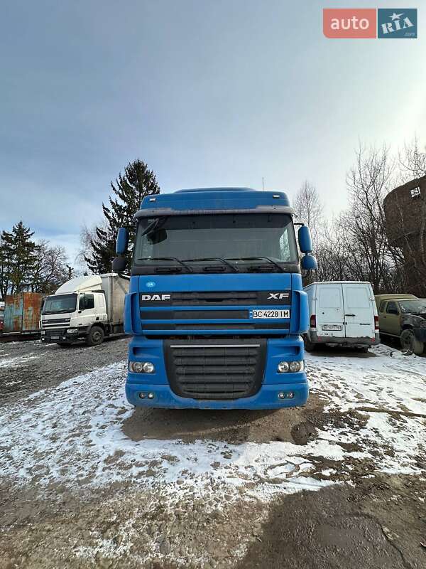 Тягач DAF XF 105 2011 в 