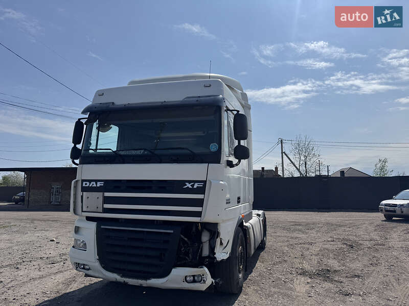 Тягач DAF XF 105 2012 в 