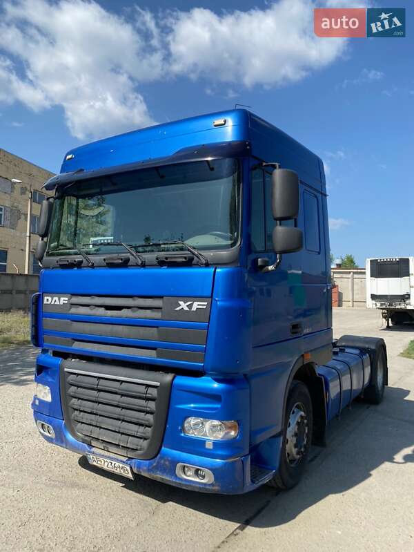 Тягач DAF XF 105 2010 в Днепре