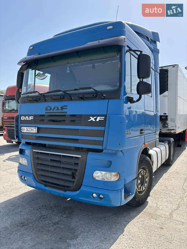 Тягач DAF XF 105 2010 в Обухові