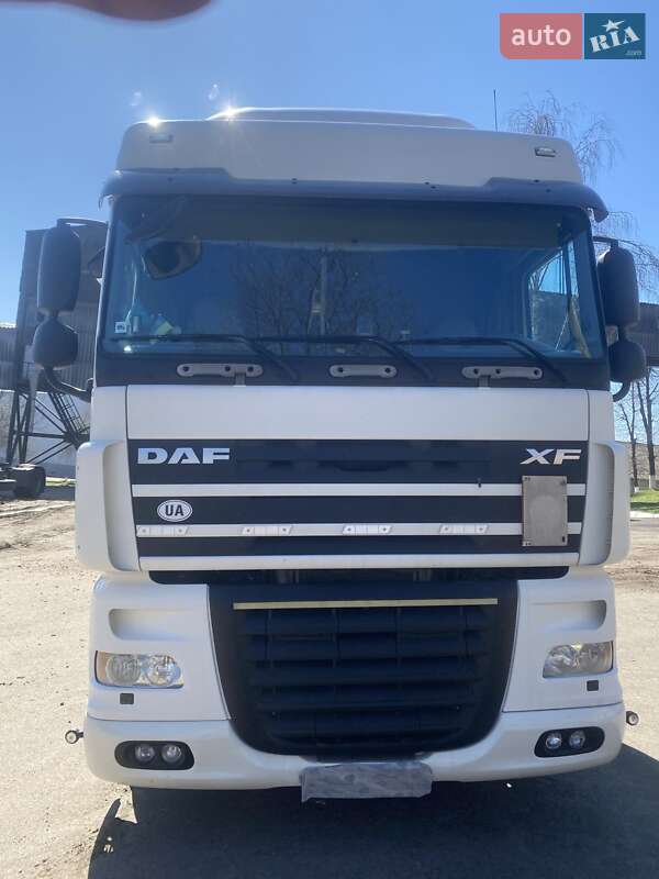 Тягач DAF XF 105 2007 в Ровно