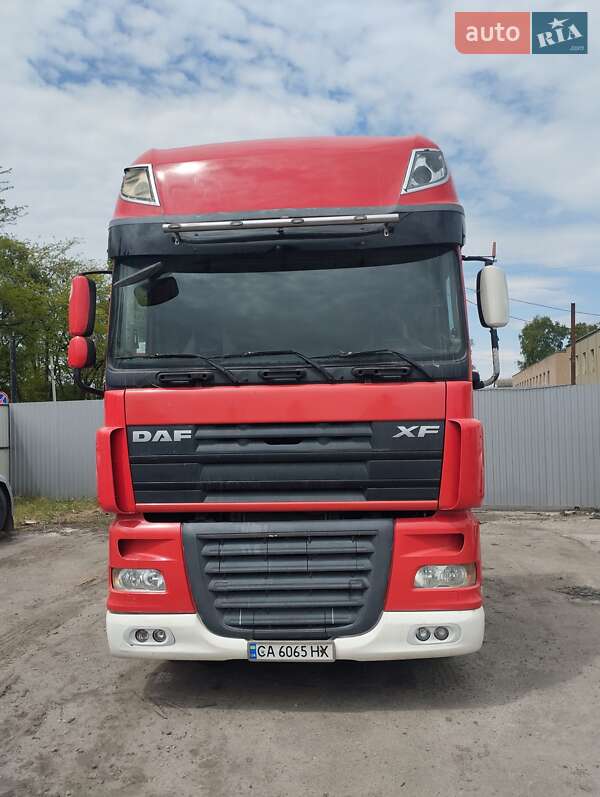 Тягач DAF XF 105 2011 в 