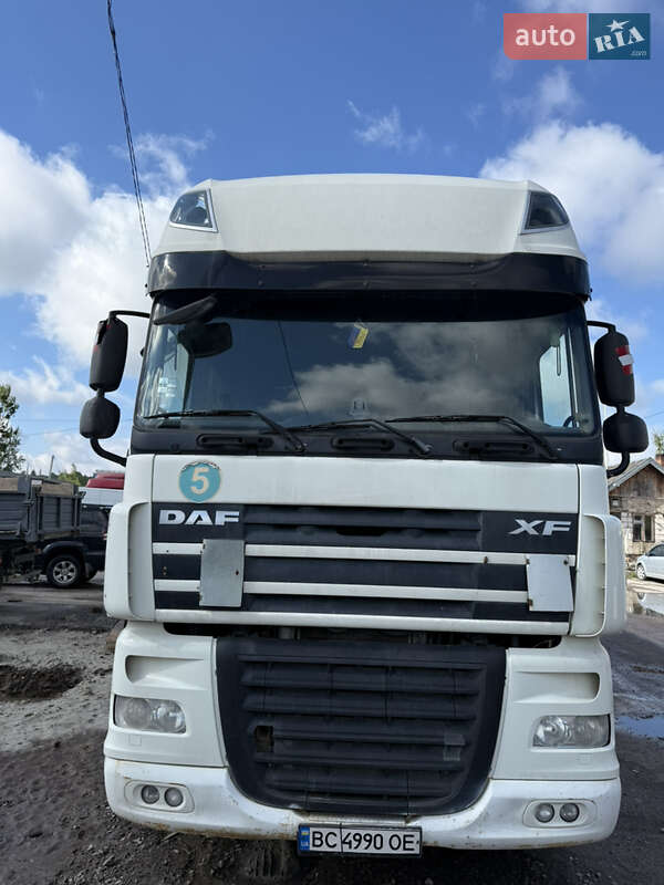 Самосвал DAF XF 105 2011 в 