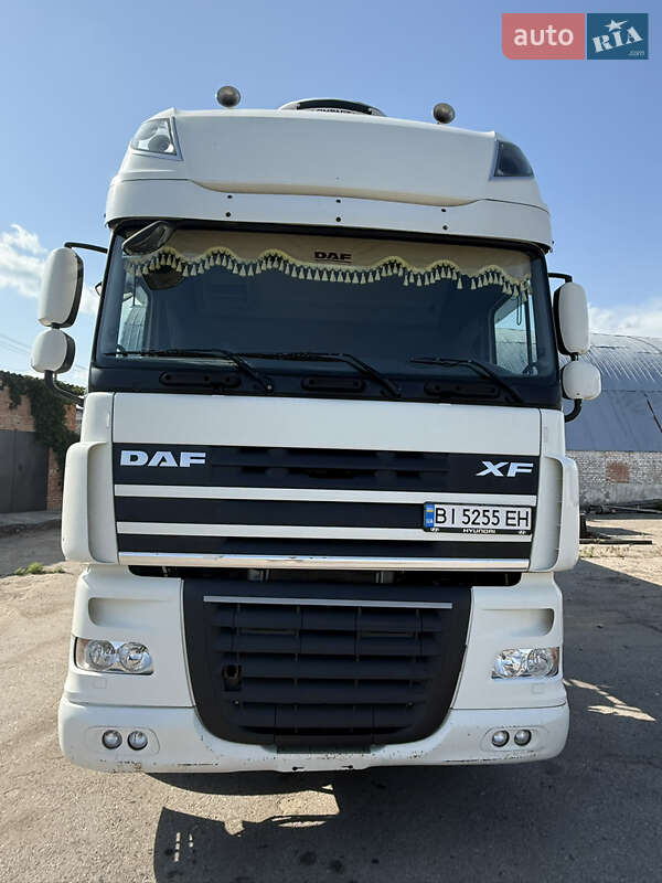 Тягач DAF XF 105 2011 в 