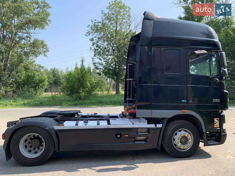 Тягач DAF XF 105 2012 в Киеве