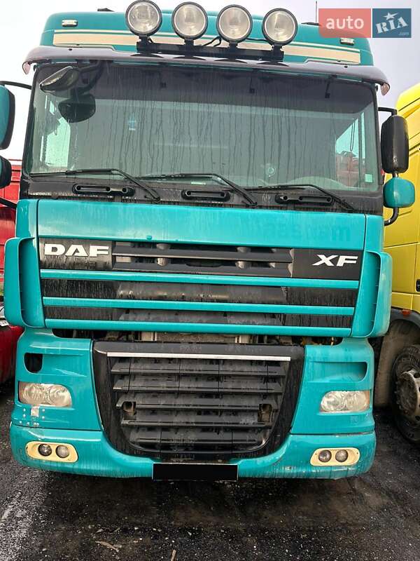Тягач DAF XF 105 2010 в 
