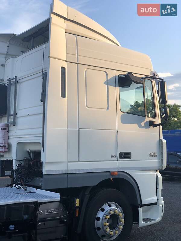 Тягач DAF XF 105 2011 в Хусте