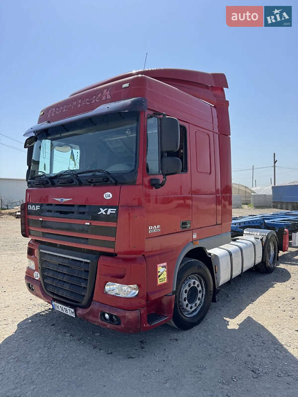 Контейнеровоз DAF XF 105 2012 в 