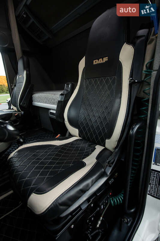 Тягач DAF XF 105 2009 в Черновцах