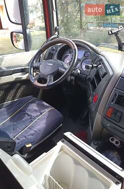 Тягач DAF XF 105 2006 в 