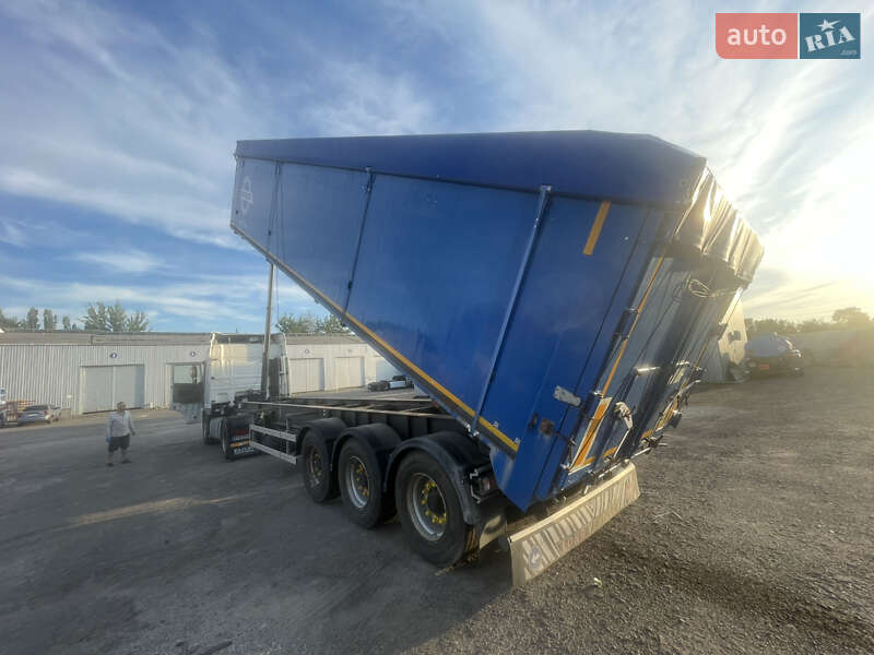 Тягач DAF XF 105 2013 в Полтаве