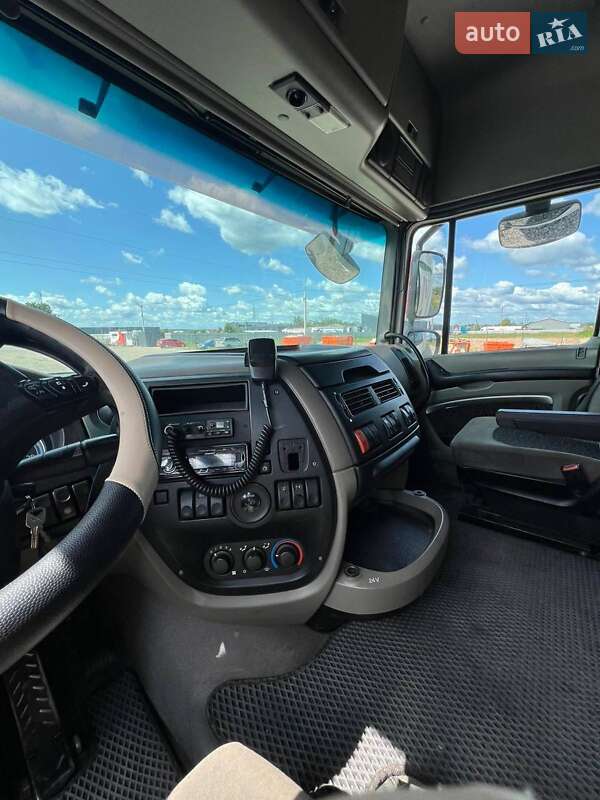 Тягач DAF XF 105 2006 в Львове