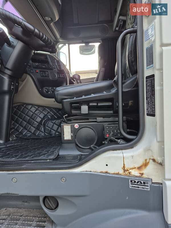 Тягач DAF XF 105 2009 в Каменец-Подольском