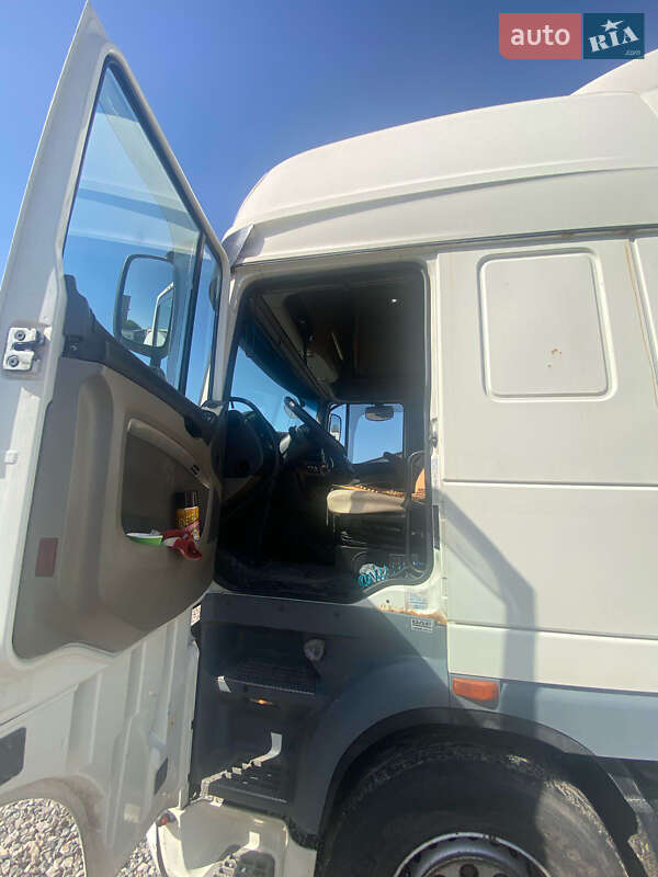 Тягач DAF XF 105 2011 в Гореничах