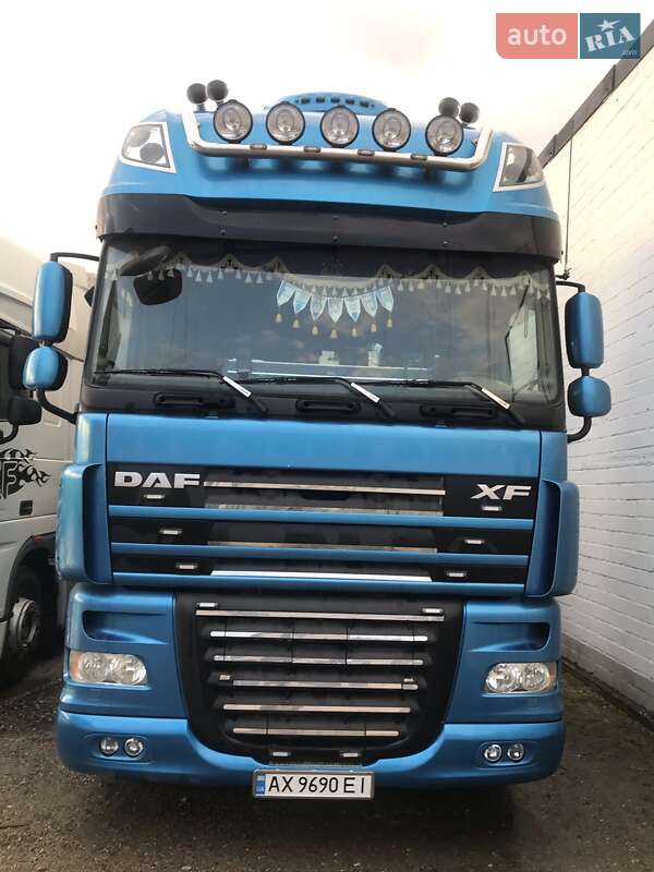 Тягач DAF XF 105 2010 в Харкові