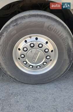 Тягач DAF XF 105 2012 в 