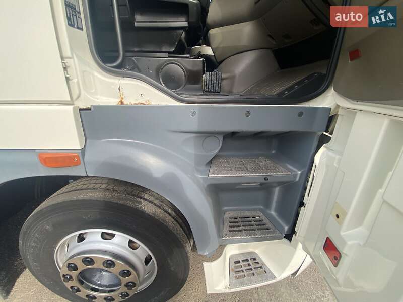 Тягач DAF XF 105 2011 в Ровно