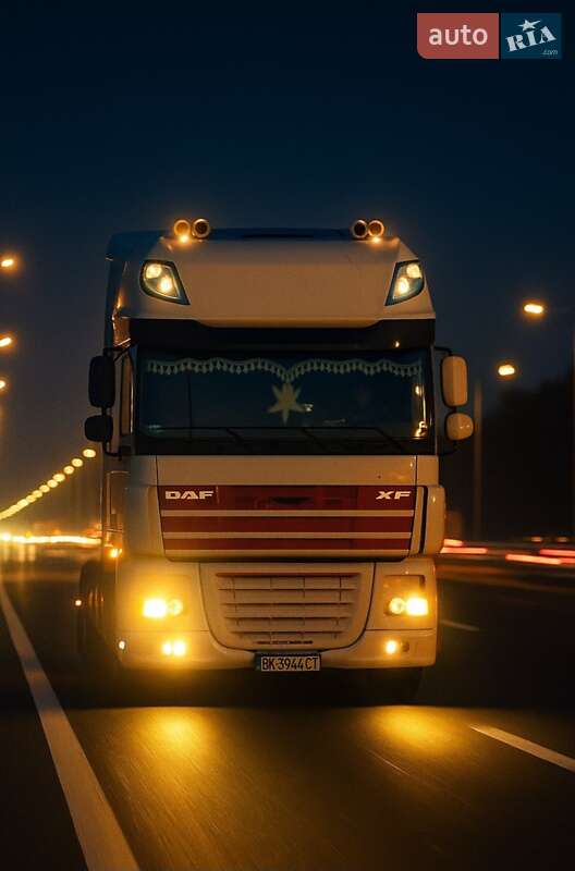 Тягач DAF XF 105 2012 в Сарнах
