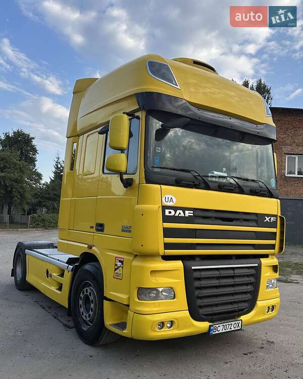 Тягач DAF XF 105 2009 в Львове