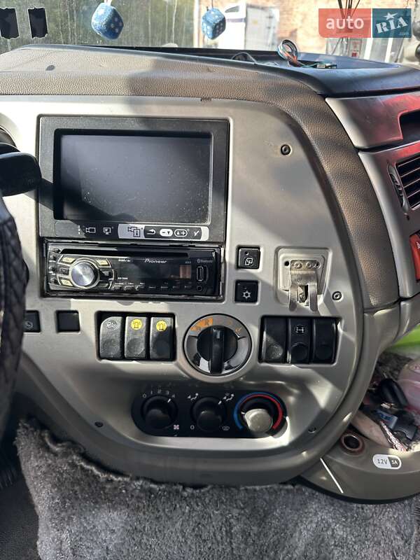 Тягач DAF XF 105 2011 в Сарнах