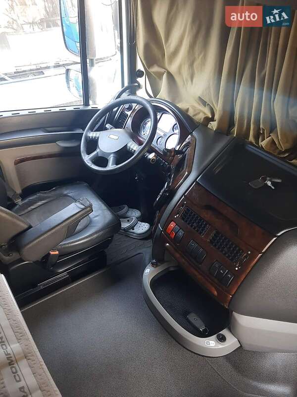 Тягач DAF XF 105 2012 в Киеве