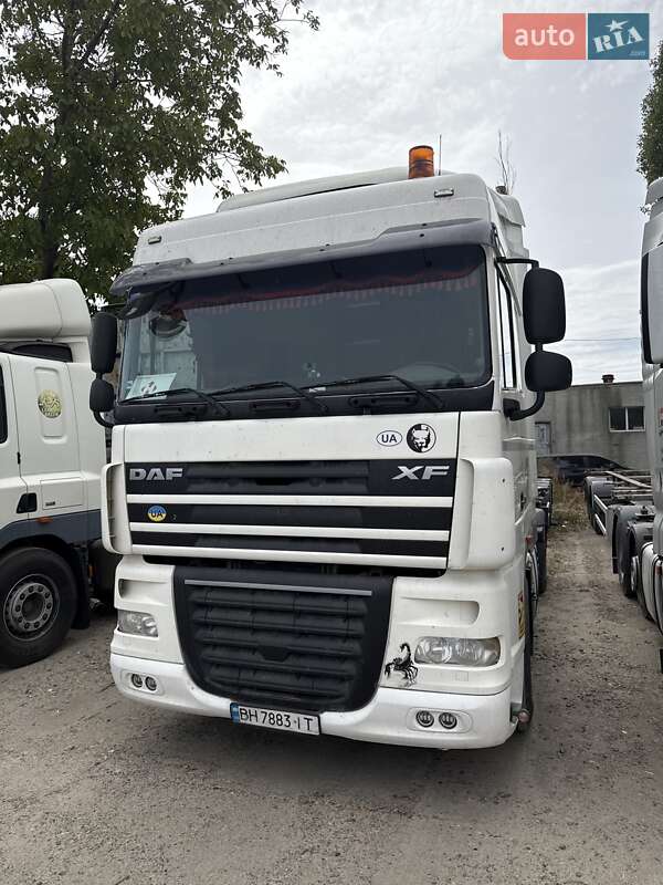 Тягач DAF XF 105 2013 в Одессе