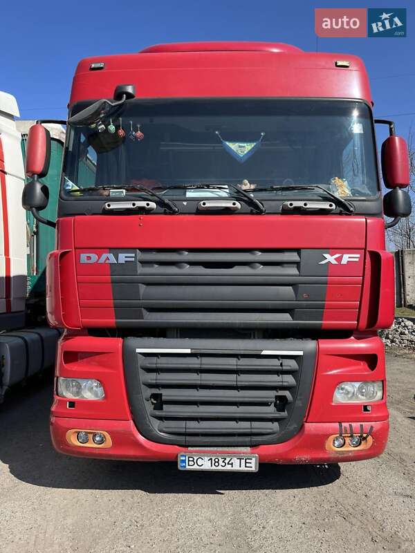 Грузовой фургон DAF XF 105 2006 в 