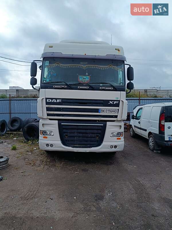 Тягач DAF XF 105 2006 в Ровно
