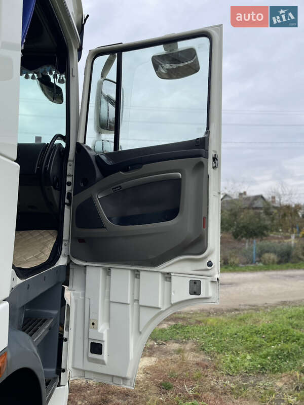 Тягач DAF XF 105 2011 в Ровно