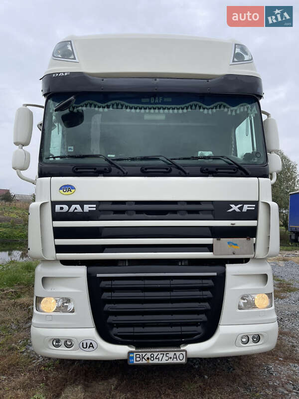 Тягач DAF XF 105 2011 в Ровно