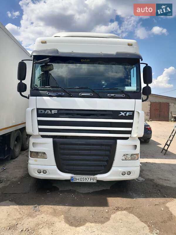 Тягач DAF XF 105 2007 в Одессе