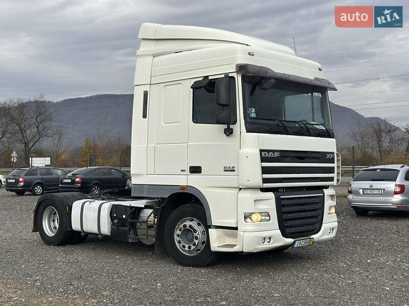 Тягач DAF XF 105 2010 в Хусті