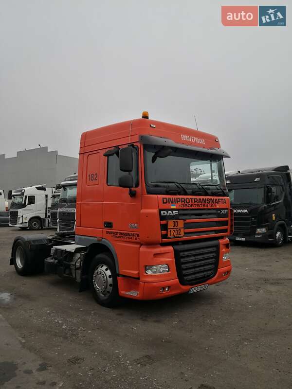 Тягач DAF XF 105 2011 в Кам'янському