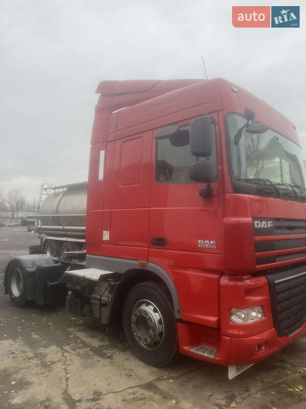Тягач DAF XF 105 2012 в Кам'янському