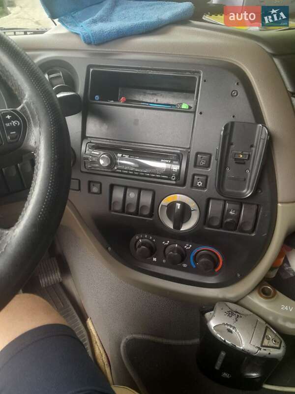 Тягач DAF XF 105 2006 в Павлограде