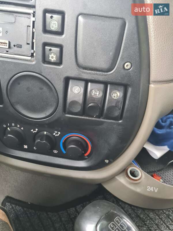 Тягач DAF XF 105 2007 в Чернівцях