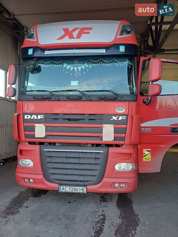 Тягач DAF XF 105 2011 в Нововолынске