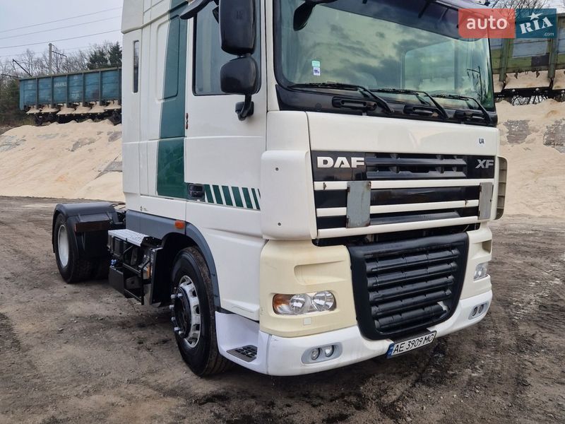 Тягач DAF XF 105 2011 в Рівному