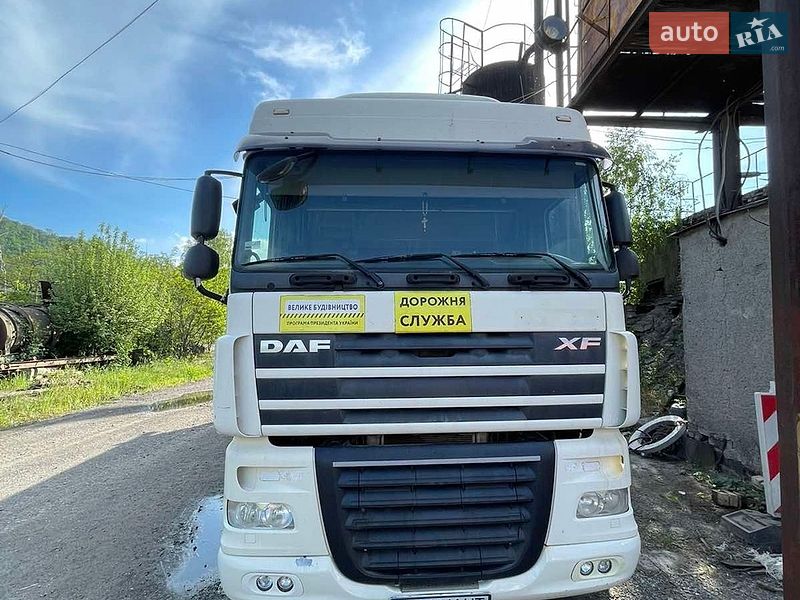 Тягач DAF XF 105 2011 в Киеве