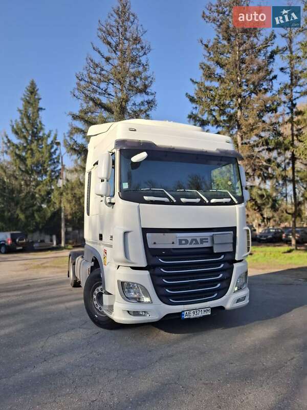 Тягач DAF XF 106 2015 в 