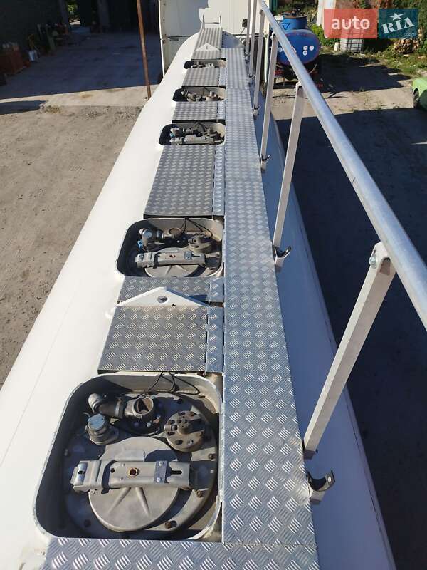 Бензовоз DAF XF 106 2016 в Глобине