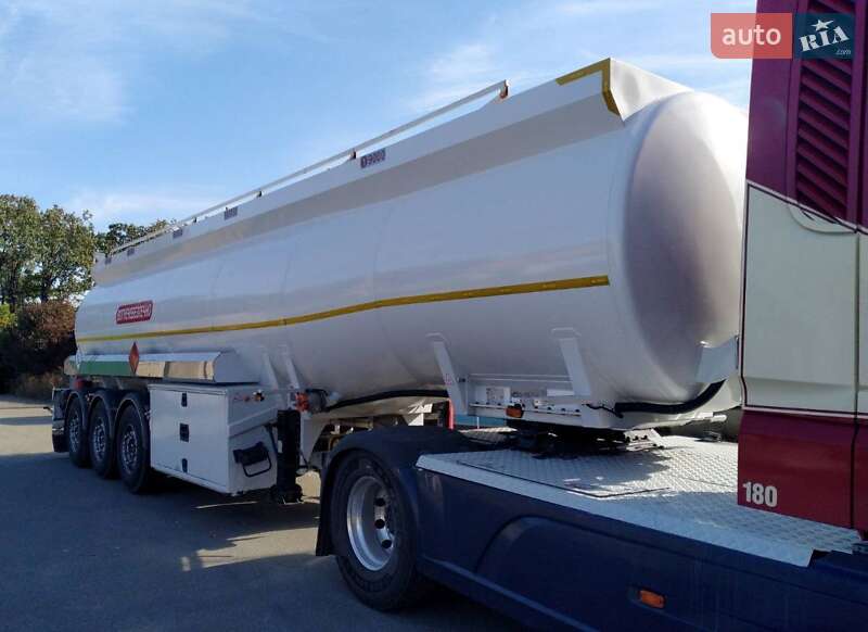 Бензовоз DAF XF 106 2014 в Києві