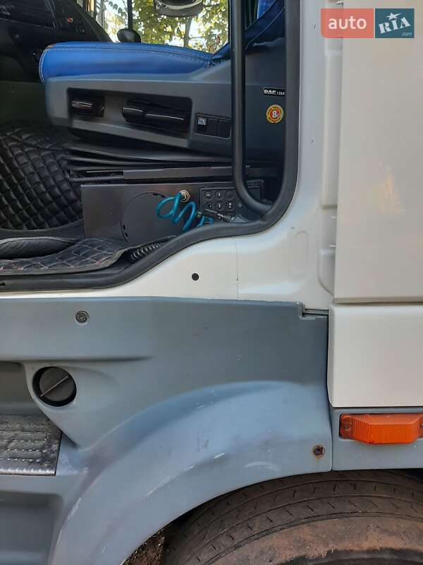 Тягач DAF XF 95.430 2006 в Зборові