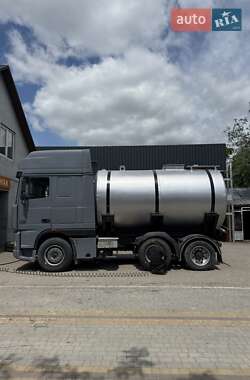 Цистерна DAF XF 95.480 2001 в Черновцах
