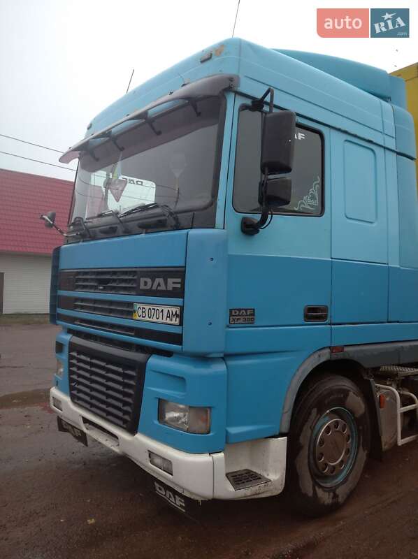 Тягач DAF XF 95 2000 в Сосницях
