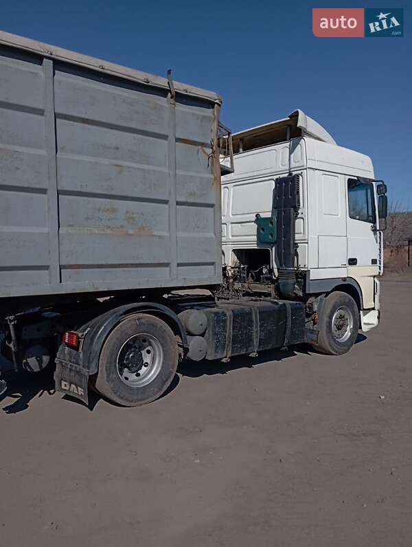 Зерновоз DAF XF 95 2000 в Ичне