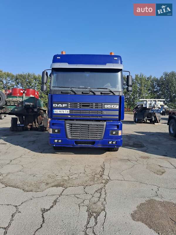 Тягач DAF XF 95 2002 в Днепре