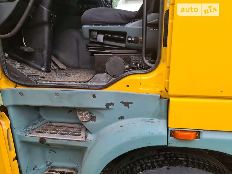 Тягач DAF XF 95 2000 в Днепре